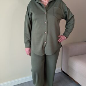 Conjunto fluido camisero verde oliva